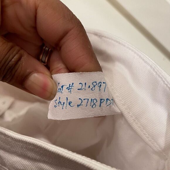 L’Agence Shorts Womens 25 White Iselin High Rise Pedal Pusher Bermuda Beachy - Picture 3 of 6